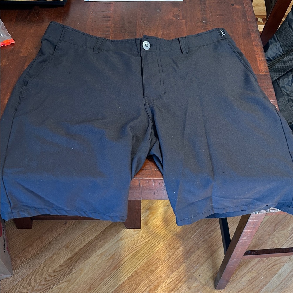 Veece Black Button Detail Golf Athletic Shorts Men’s Size 32
